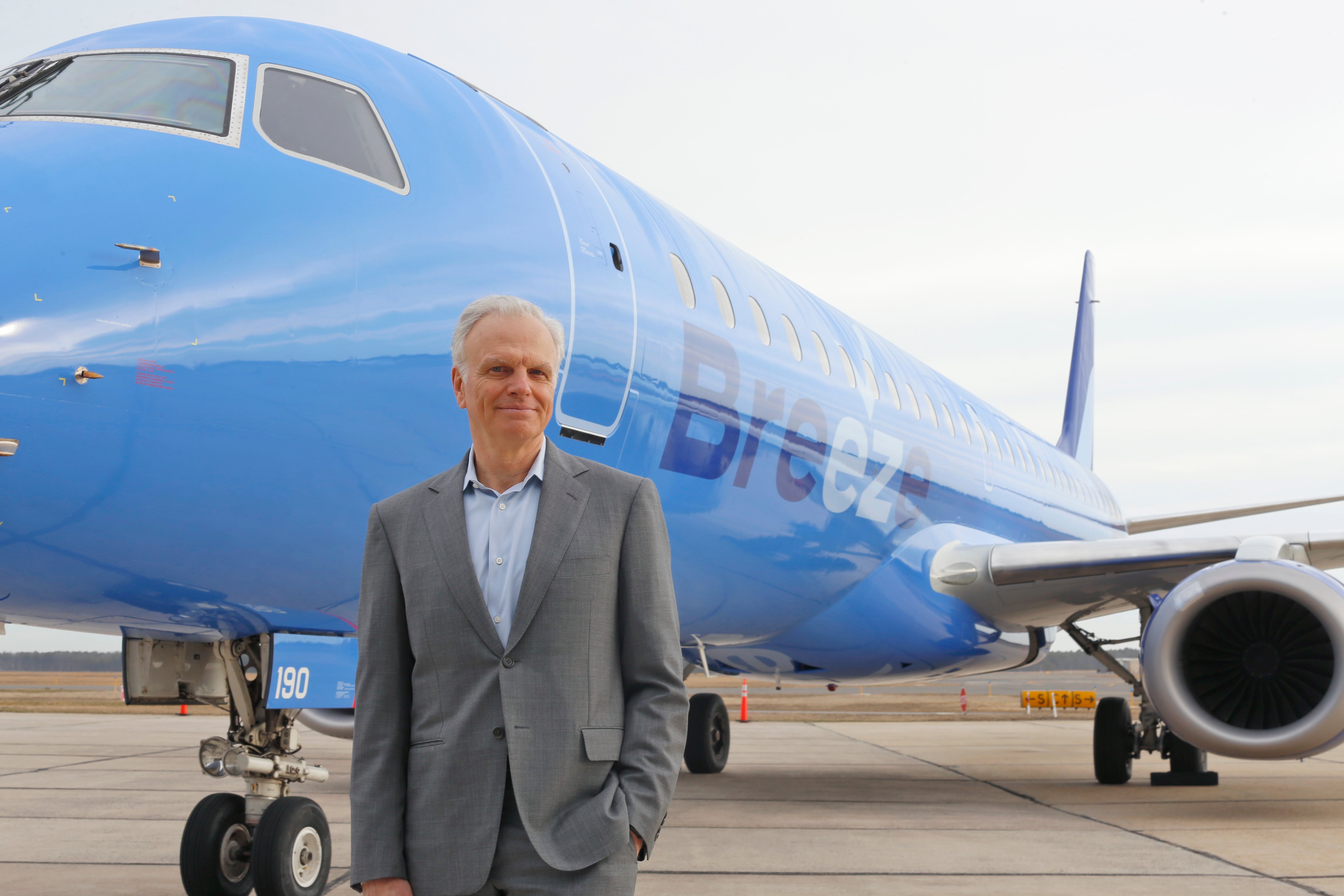David Neeleman with Breeze aircraft